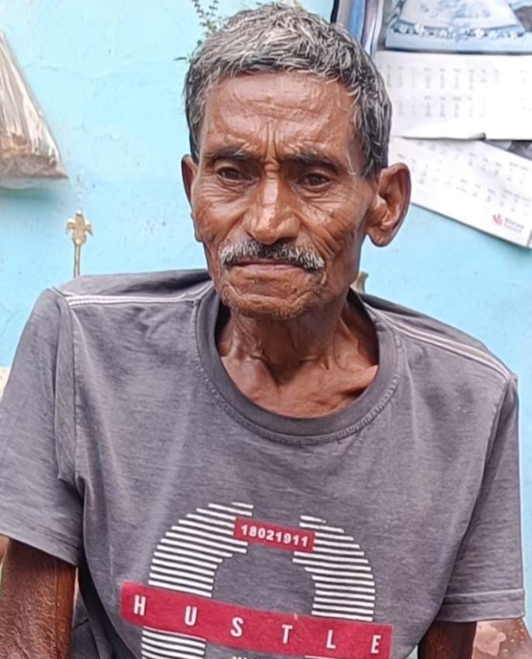 दिवंगत का फोटो