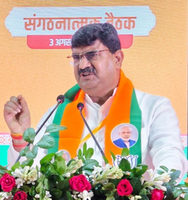 भाजपा की बैठक को संबोधित करते प्रदेश महामंत्री संगठन धर्मपाल