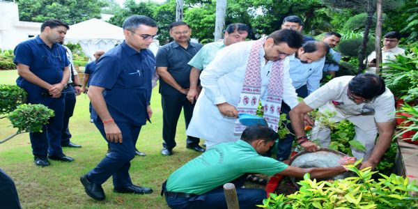 मुख्यमंत्री भजनलाल शर्मा ने जोधपुर हाउस में बिल्व का पौधा लगाकर दिया पर्यावरण संरक्षण का संदेश