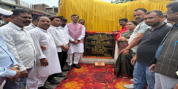 मुख्यमंत्री ग्राम सड़क योजना के तहत कांके क्षेत्र में चार सड़कों का शिलान्यास