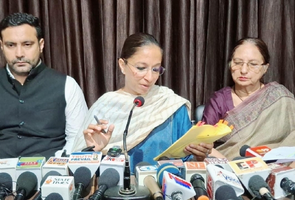 Jammu-Kashmir and Uttar Pradesh are leading in the country in terms of gun licenses, AAP spokesperson Appu Singh Salathia raised questions on issuing gun licenses despite a ban of five years