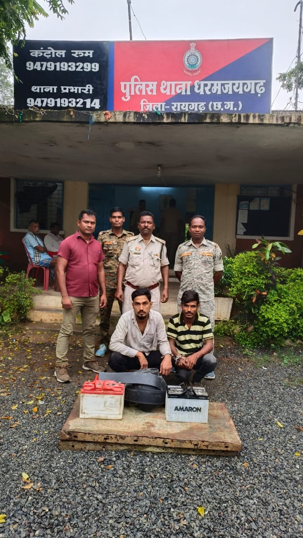 पुलिस के गिरफ्त में आरोपीगण