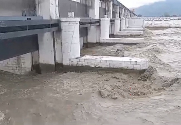गंडक नदी में जल छाेड़ने के बाद की सथिति