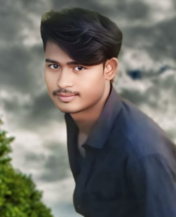मृतक ऋषिराज की फाइल फोटो।