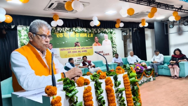 संगोष्ठी में किसानों व औद्योगिक इकाइयों को संबोधित करते वन मंत्री।