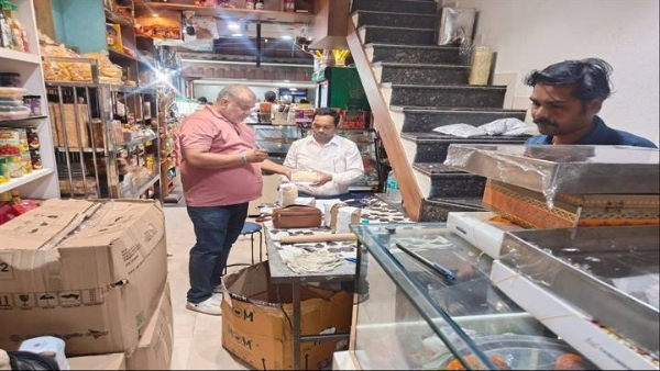 भोपालः खाद्य प्रतिष्ठानों पर खाद्य सुरक्षा प्रशासन विभाग की छापेमार कार्रवाई