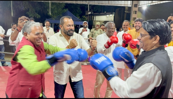 कांग्रेस के दो नेताओं ने बॉक्सिंग रिंग में लिया भाग, खेल दिवस पर दिखाया जोश!