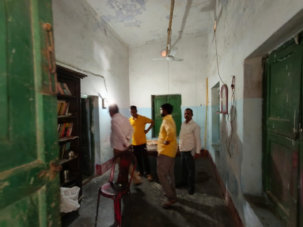 रेणु पुस्तकालय के पुनर्निर्माण की उम्मीद जगी, शिक्षा पदाधिकारी ने किया निरीक्षण