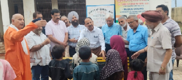 बाढ़ प्रभावितों की मदद के लिए आगे आया अंबफल्ला वृद्धाश्रम, बांटे 1,000 पैक्ड लंच