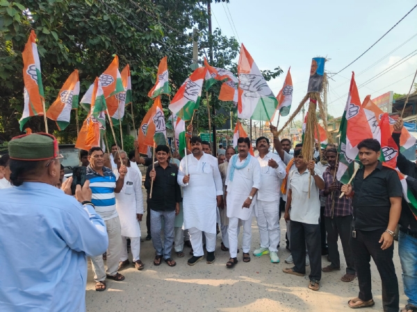 प्रतिरोध मार्च में कांग्रेसी