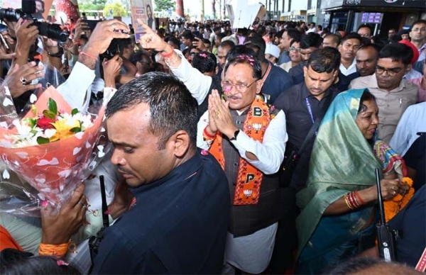 मुख्यमंत्री साय जापान और दक्षिण कोरिया के विदेश दौरे से रायपुर लाैटने पर भव्य स्वागत