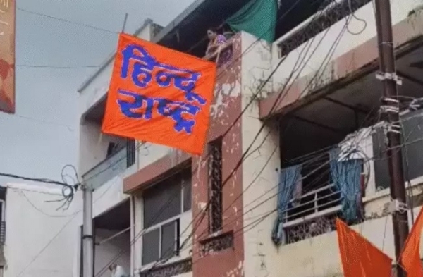 रतलाम में भगवा झंडे पर मुस्लिम पक्ष ने लगाया झंडा