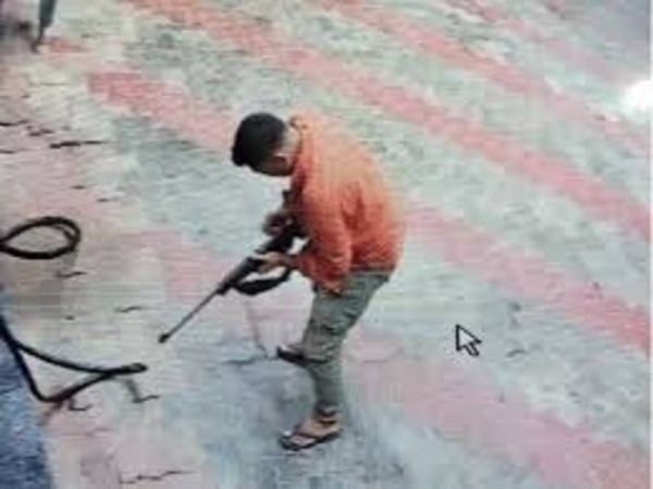 भिंड में बिना हेलमेट पेट्रोल देने से मना करने पर ताबड़तोड़ फायरिंग