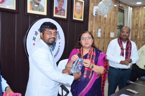 अंतरराष्ट्रीय छात्रों ने दीन दयाल उपाध्याय गोरखपुर विश्वविद्यालय की कुलपति से की भेंटवार्ता*