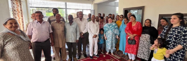 बसपा की समीकशा बैठक में भाग लेते पारटी नेता््