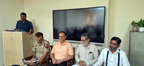 जनसंचार विभाग में कार्यशाला को संबोधित करते विषय विशेषज्ञ श्याम लाल सरबटे।