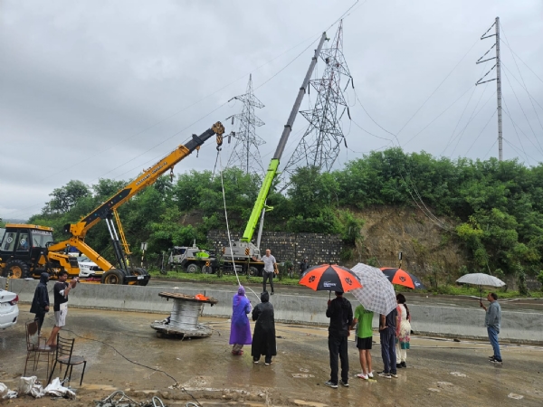 जम्मू क्षेत्र में बिजली बहाली युद्धस्तर पर, जल्द ही पूर्ण आपूर्ति की उम्मीद