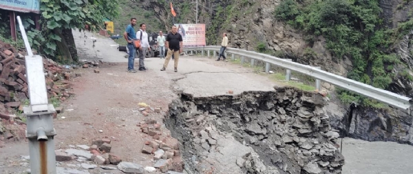 चम्बा में भूस्खलन