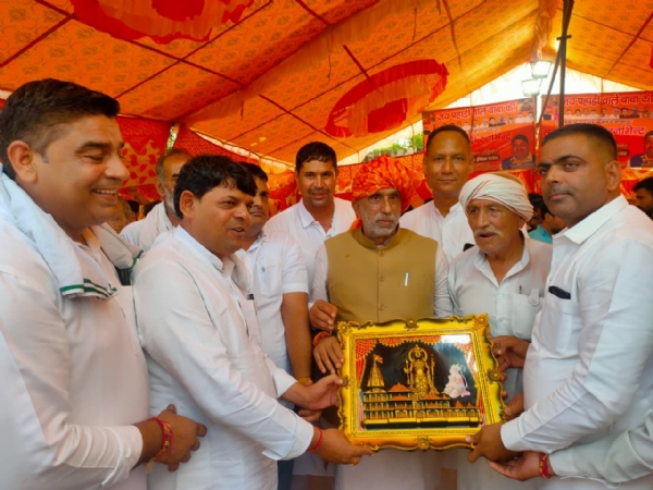 केंद्रीय सहकारिता राज्य मंत्री कृष्णपाल गुर्जर ने गांव मडऩाका में आयोजित कबड्डी टूर्नामेंट का किया शुभारंभ