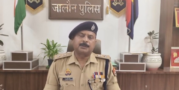 जानकारी देते एसपी