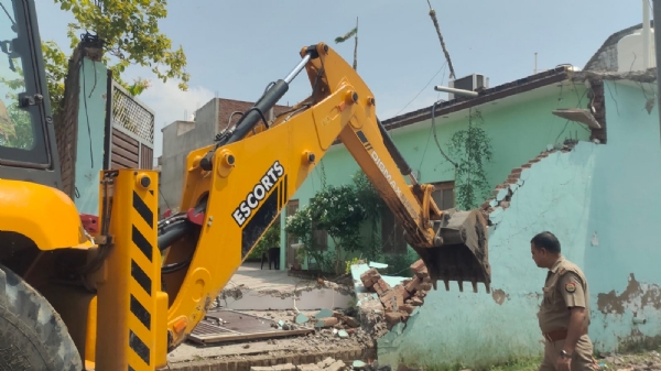 बुलडोजर ऐक्शन