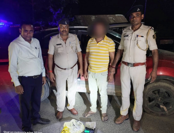 पुलिस के गिरफ्त में तस्कर