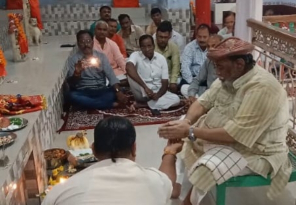 राजा अवनींद्र दत्त ने विधि विधान से किया पुजा- पाठ