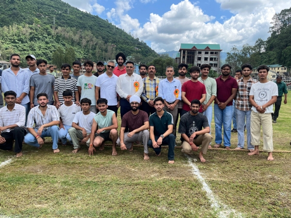 राष्ट्रीय खेल दिवस पर आयोजित तीन दिवसीय प्रतियोगिता के समापन अवसर पर।
