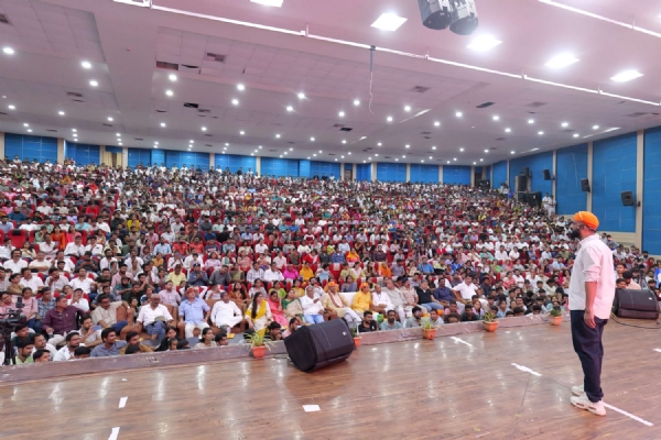 चित्तौड़गढ़ में रविवार को चित्तौड़ गौरव गाथा पर बोलते राजवीरसिंह चकलोई।
