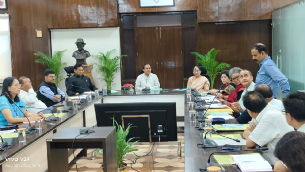 सचिवालय स्थित मुख्य सचिव सभागार में चिकित्सा स्वास्थ्य एवं चिकित्सा शिक्षा मंत्री डॉ. धन सिंह रावत की अध्यक्षता में राज्य पर्यवेक्षण बोर्ड की बैठक।