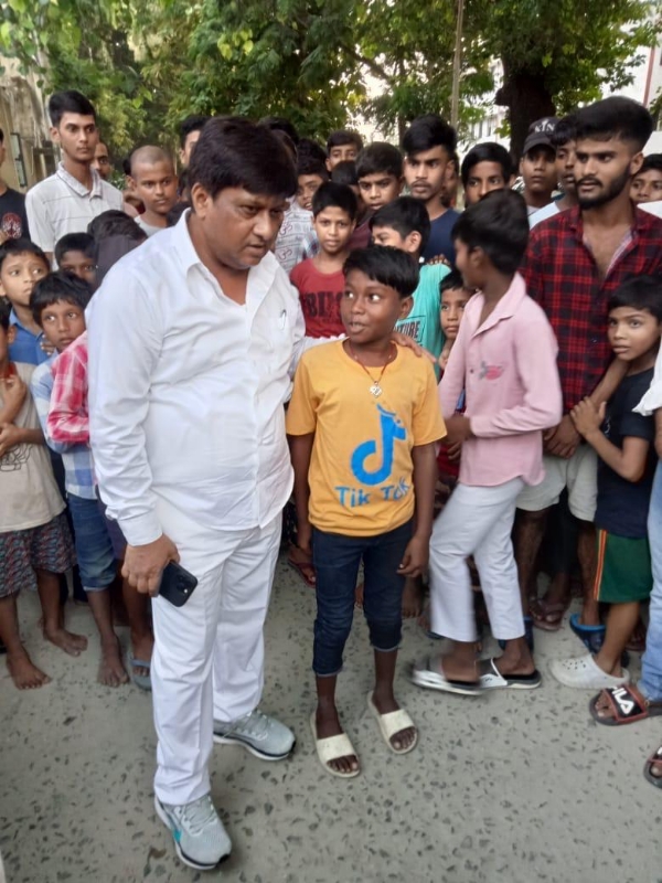 विधालय का निरीक्षण करते अनुसूचित जाति आयोग के उपाध्यक्ष