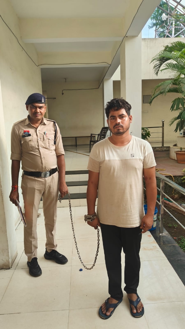 फर्जी आईबी अधिकारी गिरफ्तार