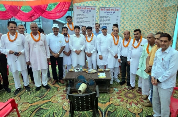 जिला बैरागी सभा के नवनिर्वाचित प्रधान इंजीनियर बलबीर स्वामी व कार्यकारिणी सदस्य।