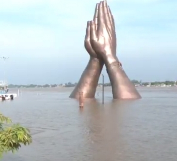 नमो घाट वाराणसी (वीडियो से ली गई फोटो)