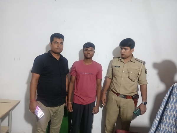 पुलिस गिरफ्त में आरोपी यश