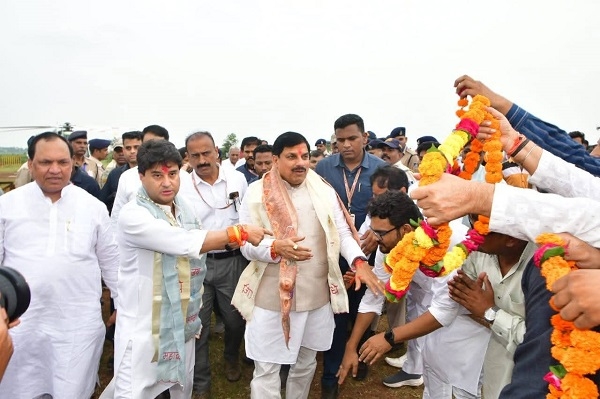 मुख्यमंत्री मोहन यादव व केंद्रीय संचार मंत्री सिंधिया ने किया बाढ़ प्रभावित इलाकों का संयुक्त निरीक्षण