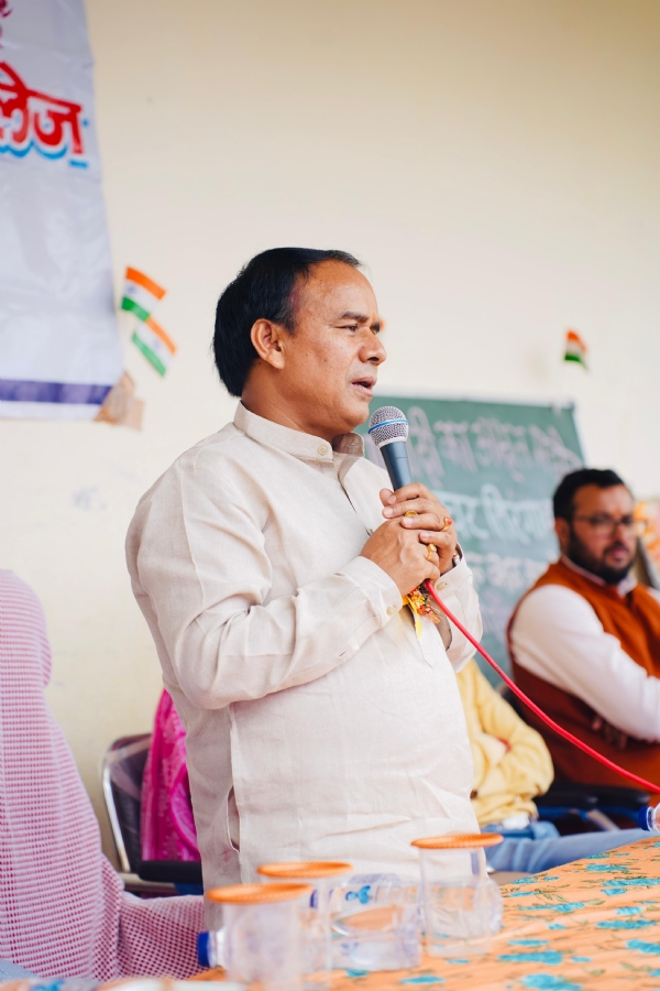 पौड़ी के थलीसैंण में आयोजित कार्यक्रम में बोलते कैबिनेट मंत्री डा.धन सिंह रावत
