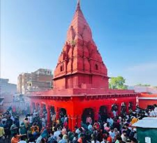 उप्र के प्रयागराज में पांडेश्वर महादेव मंदिर का छाया चित्र