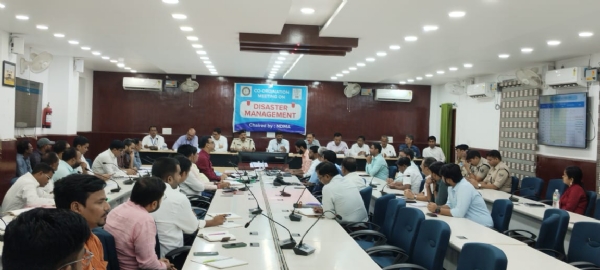 अररिया फोटो:आपदा प्रबंधन प्राधिकरण प्रतिनिधियों के साथ जिला प्रशासन की बैठक