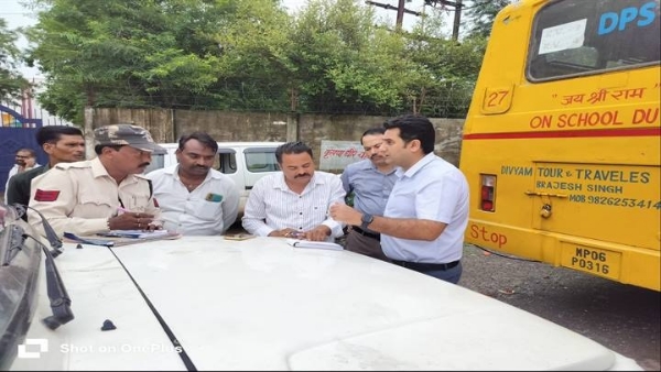 स्कूली बसों की जाँच के लिए विशेष अभियान