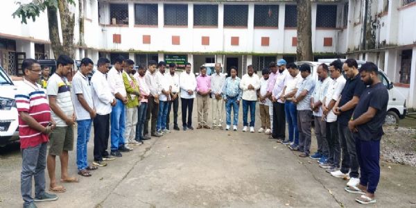 विधायक आवास में झामुमो नेताओं ने दी गुरुजी को श्रद्धांजलि