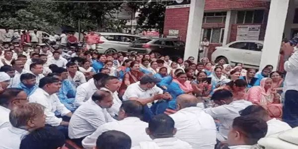 सोनीपत: जियो फेसिंग हाजिरी के विरोध में एक घंटे का कार्य बहिष्कार