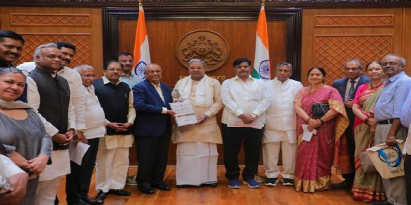 कर्नाटक में अनुसूचिताें काे अंदरूनी आरक्षण पर नागमोहन दास आयोग ने सीएम को सौंपी रिपोर्ट