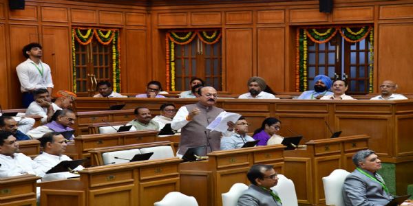 विधानसभा में दिल्ली विद्यालय शिक्षा विधेयक 2025 पेश