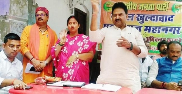 सम्बोधित करते महेश चंद्र श्रीवास्तव