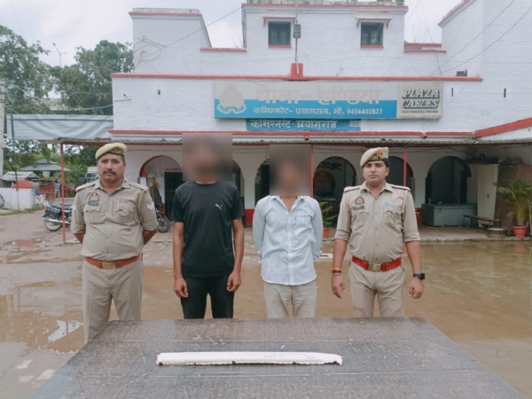 प्रयागराज के हण्डिया थाना क्षेत्र में हुई वृद्ध की हत्या मामले में गिरफ्तार आरोपितों का छाया चित्र