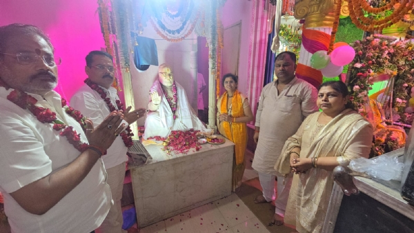 पूर्व सांसद विश्वनाथ दास काे अर्पित किया श्रद्धासुमन