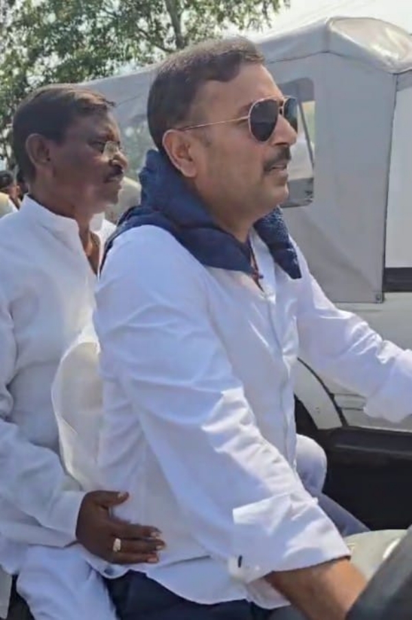 जाम पर फंसे मुंडा और सुदेश