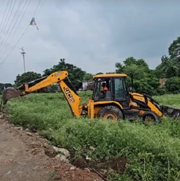 शाजापुर : मुरादपुरा भूमि को शासकीय घोषित कर प्रशासन ने किया कब्जा