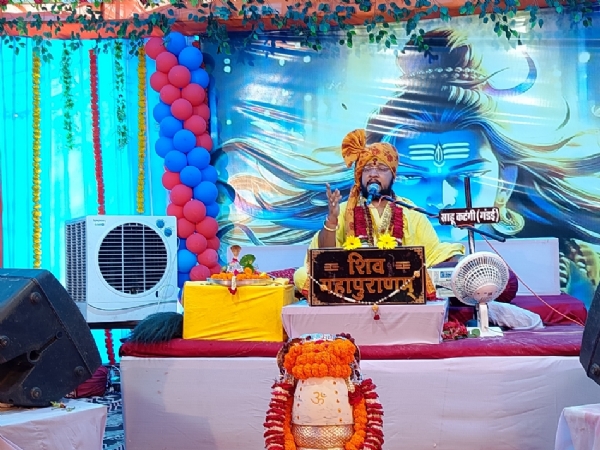 कथावाचक आचार्य प्रवर रामप्रताप शास्त्री ''कोविद''।